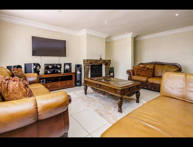 4 BEDROOM HOUSE FOR SALE IN DAWN PARK